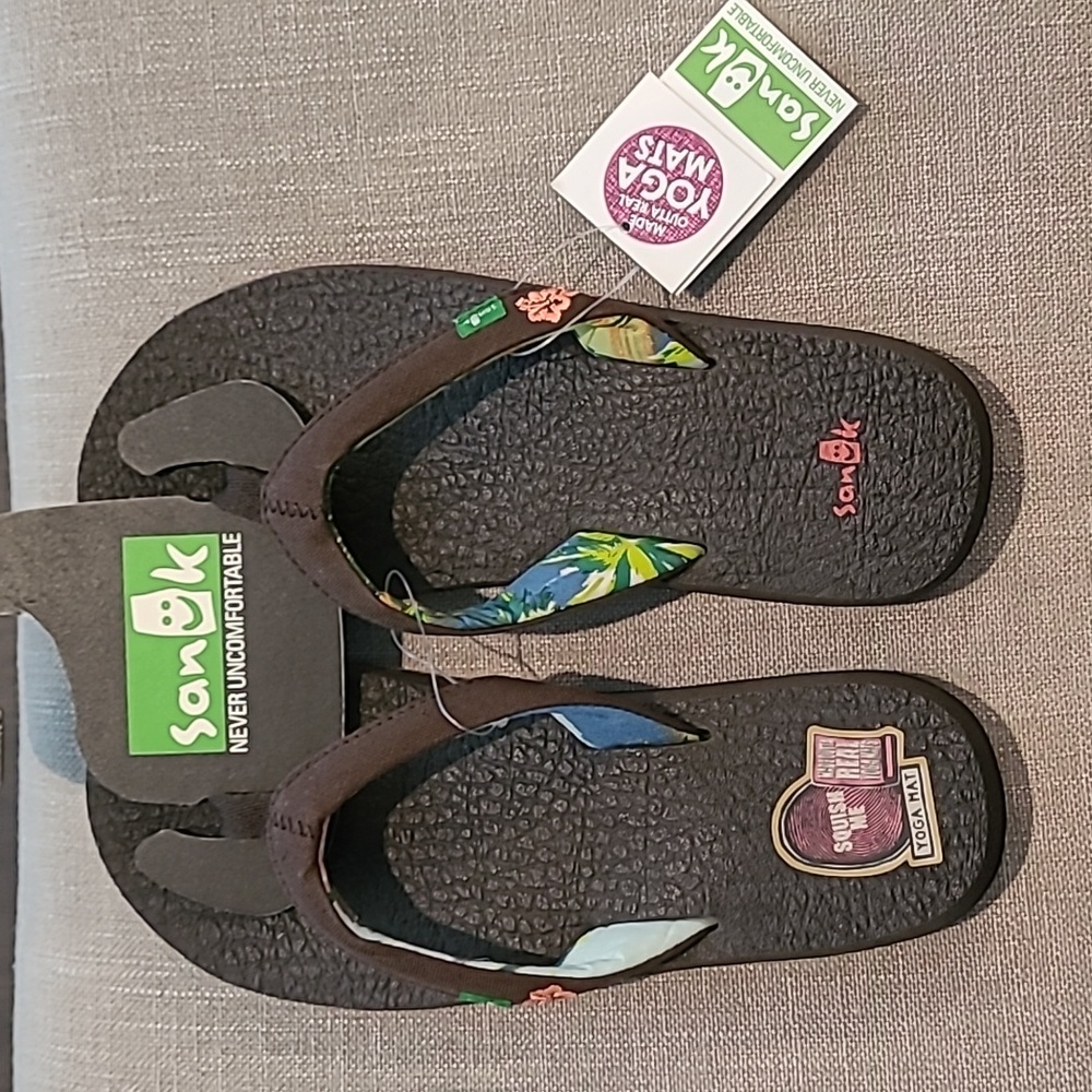 Sanuk Brown Thong Sandals - Picture 9 of 14